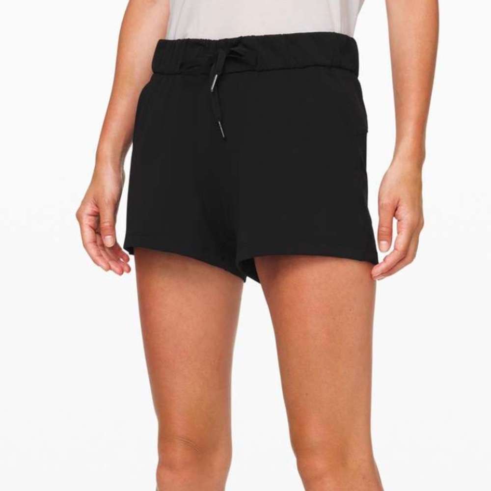 Lululemon On the Fly Short 2.5”